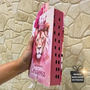 D Nq Np 947367 Mlb109934252749 042026 O Biblia Sagrada Seja Forte E Corajosa Capa Dura Arc Letra Media Harpa Crista